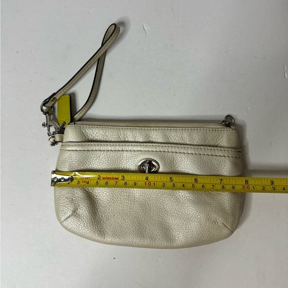 Coach Turn Lock Pearl Pebble Leather Wristlet - Picture 10 of 10